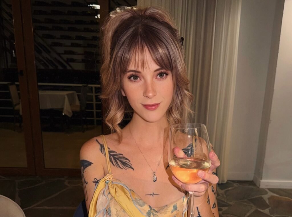 model Jade Vow position for a photo