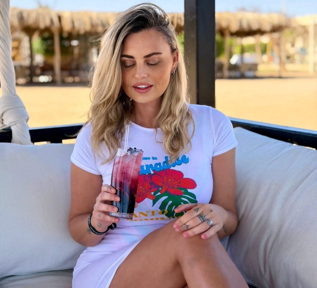 Carla Bellucci wants £2,000 in cash