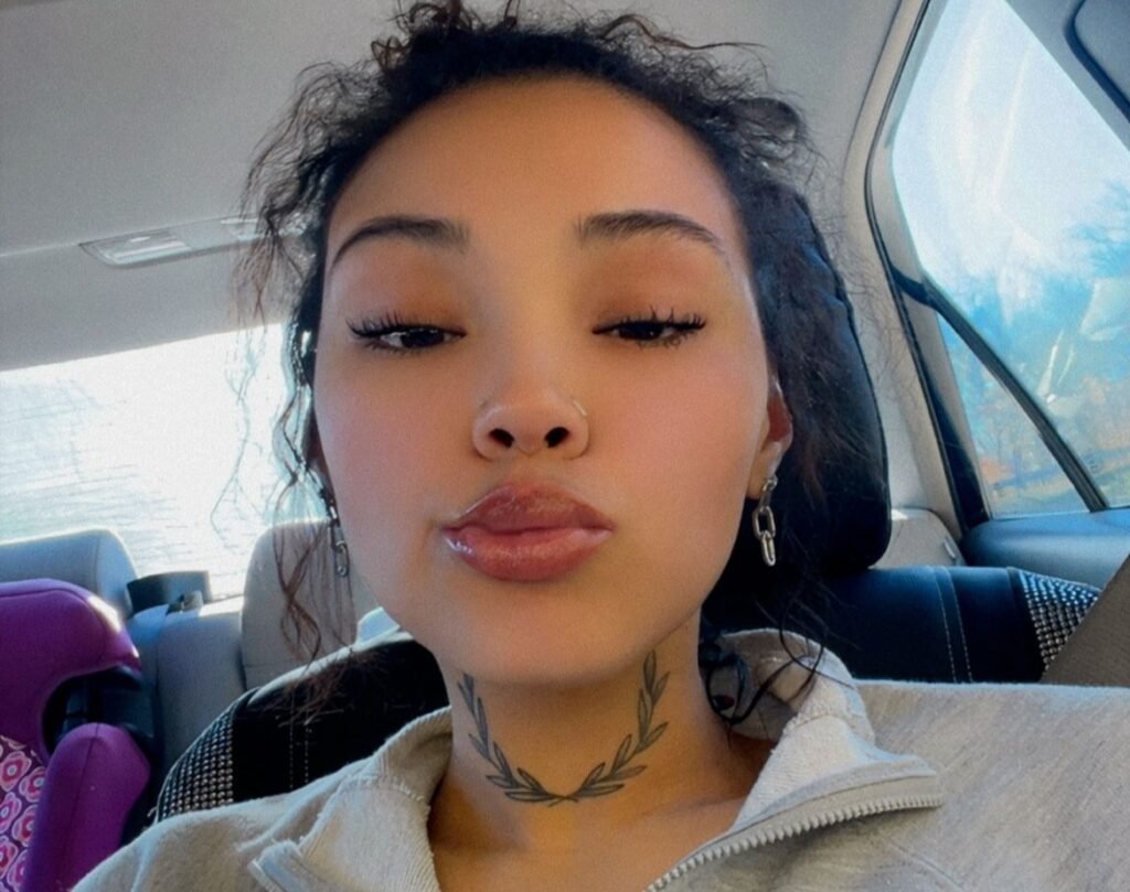 Shaylah Roberts says her teeth began rotting during pregnancy and are now beyond saving