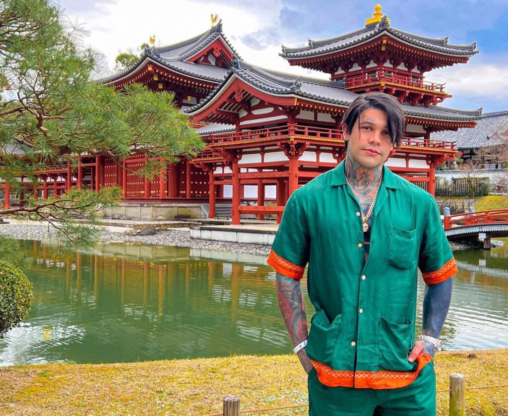 Colombian influencer Yeferson Cossio allegedly used a device producing realistic flatulence sounds and smells on an Avianca flight