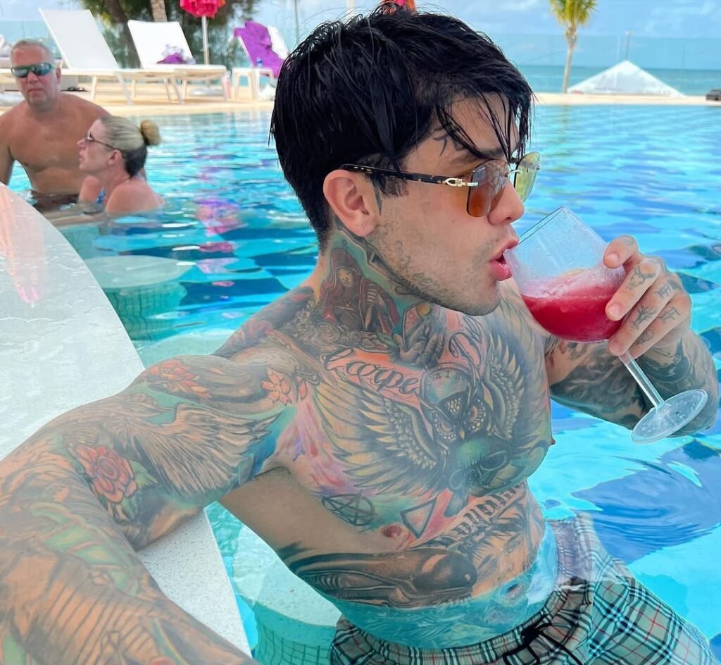 Colombian influencer Yeferson Cossio allegedly used a device producing realistic flatulence sounds and smells on an Avianca flight