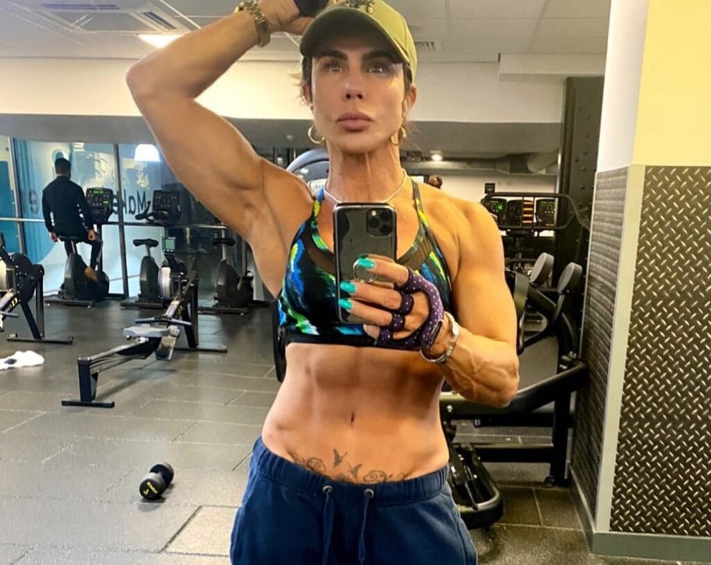 Fitness coach Andréa Sunshine, 56, bought herself a 2.5-carat oval ring and popped the question to herself