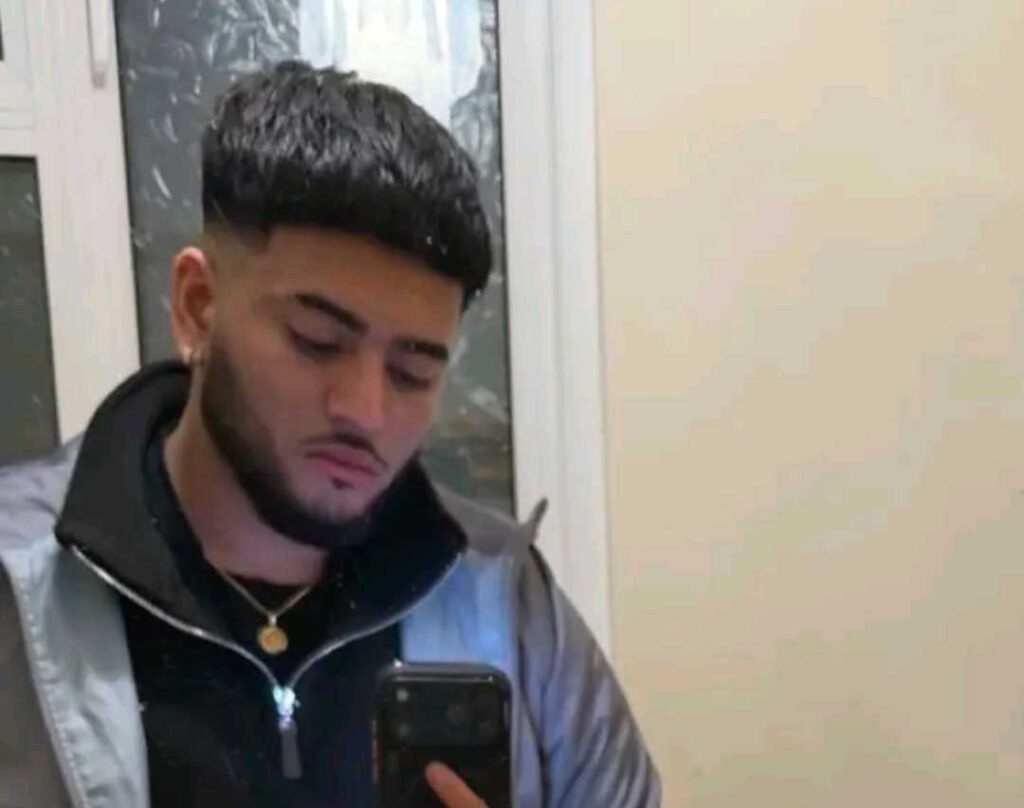 A group of lads on a stag party in Portsmouth were stunned when a fox casually joined them outside a takeaway