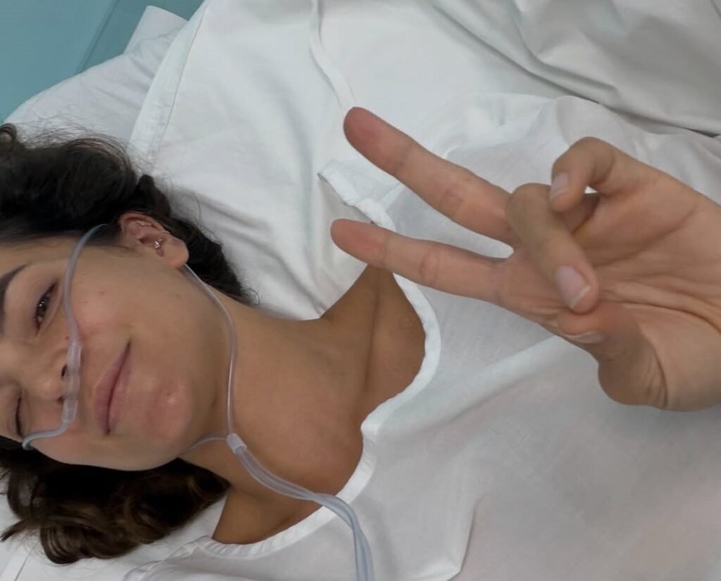 Influencer Carolina Braedt broke three ribs falling from her horse Igor while jumping an obstacle