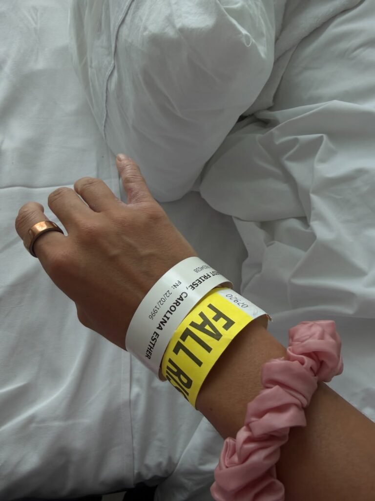 Influencer Carolina Braedt broke three ribs falling from her horse Igor while jumping an obstacle