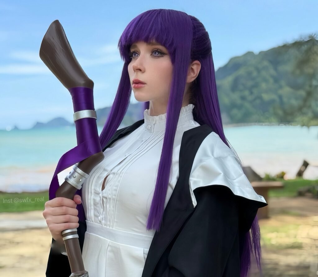 onyfans model Sweetie Fox position for a photo