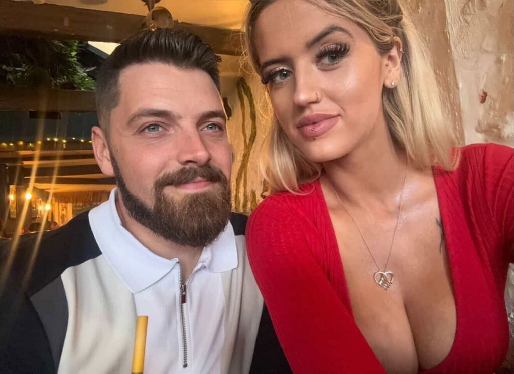 Lizzy Jade Groombridge stands seven inches taller than boyfriend Ollie Cozza