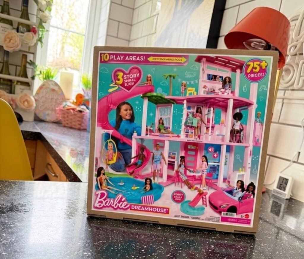 Carla Bellucci is gifting toddler Blu £2,000 in cash