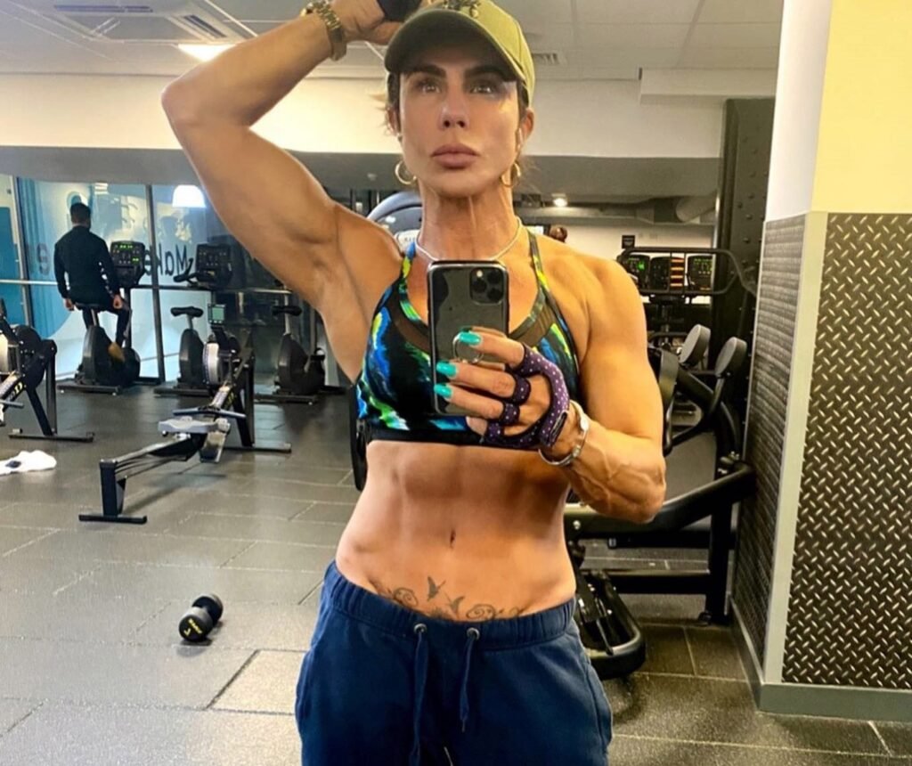 Andréa Sunshine, 56, gave up on men and proposed to herself