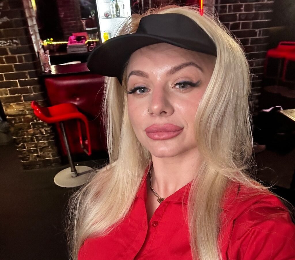 Escort Elizabeth Romanova says British men have given up on real dating after a decade in the industry