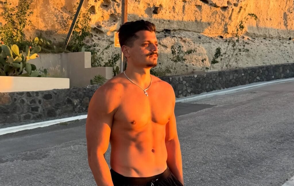 Gianpiero 'El Tigre' Fusco filmed himself at a Venezuela earthquake site shirtless
