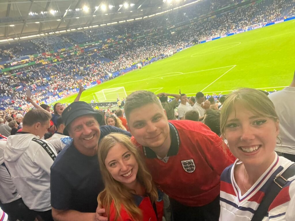 England superfan Sammie Bell is following the World Cup across America for just £3,100