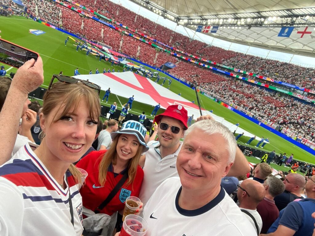 England superfan Sammie Bell is following the World Cup across America for just £3,100
