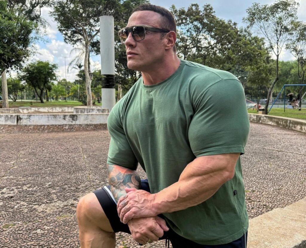 Bodybuilder influencer Fabio Giga crashed his Porsche 911 into four vehicles in São Paulo