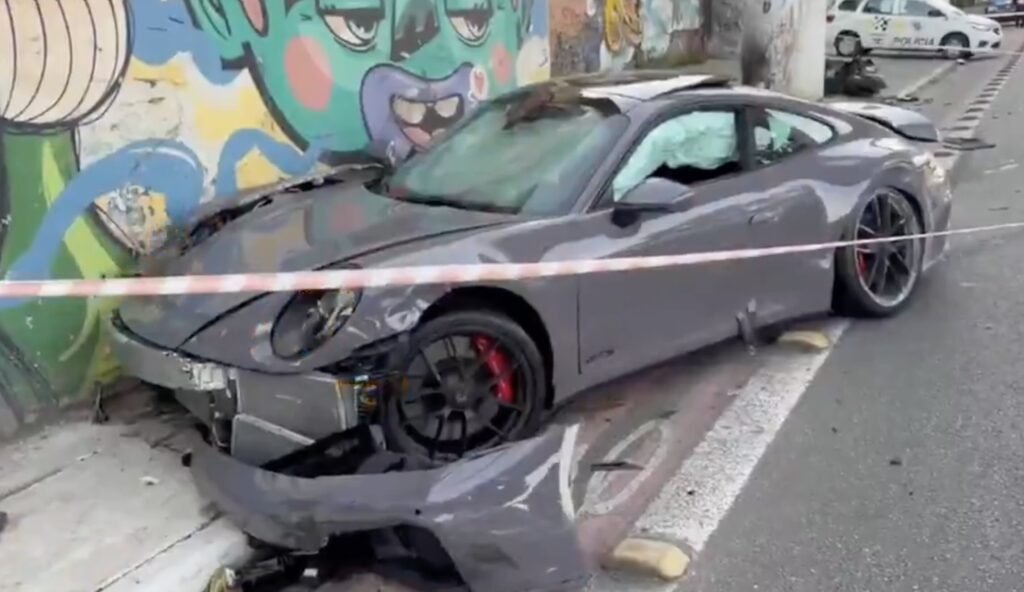 Bodybuilder influencer Fabio Giga crashed his Porsche 911 into four vehicles in São Paulo
