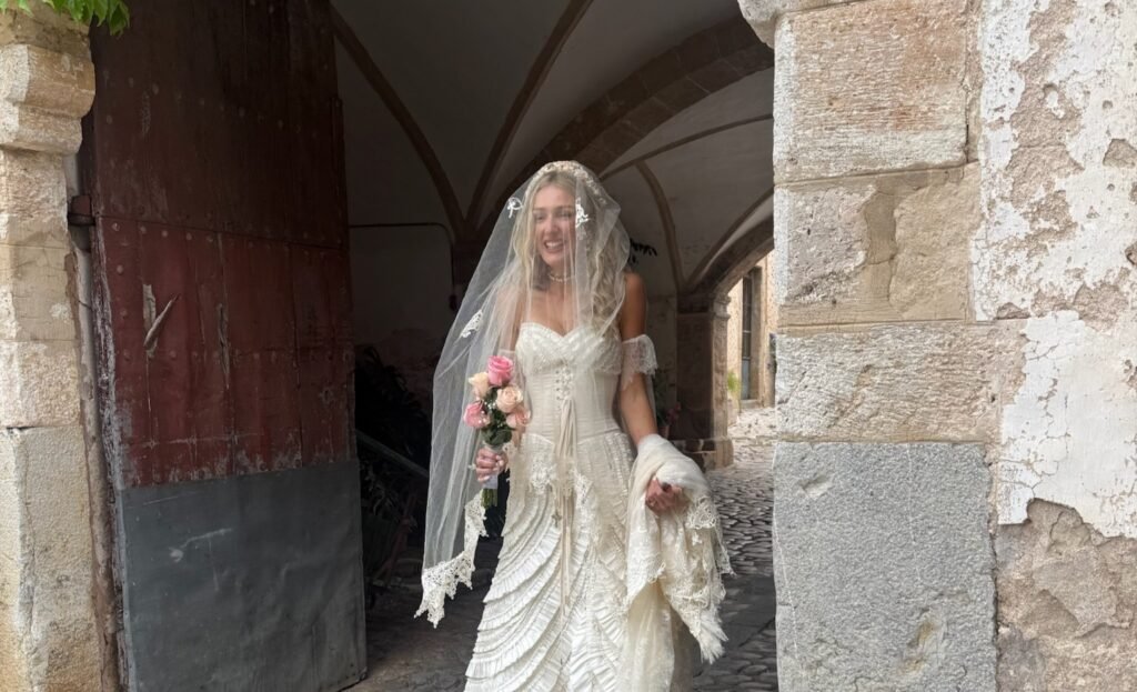Bride Auja Smith woke on her wedding morning covered in 50 swollen mosquito bites