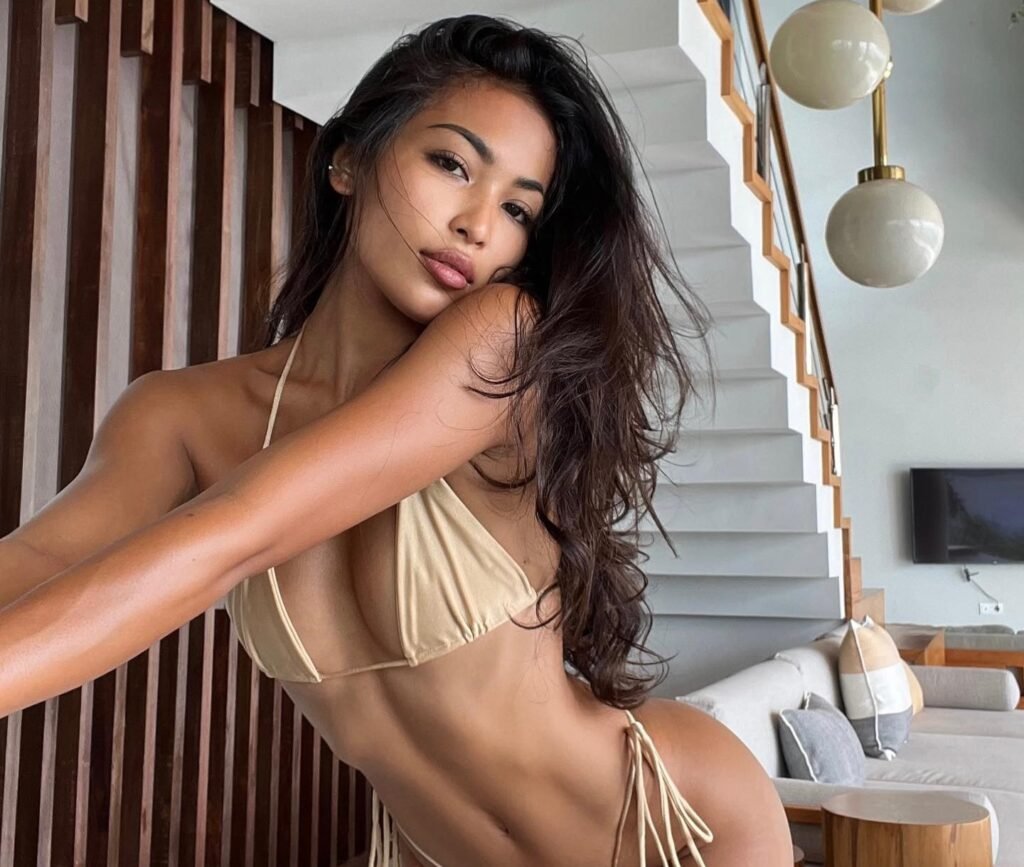 OnlyFans model Erzabel posing for a photo