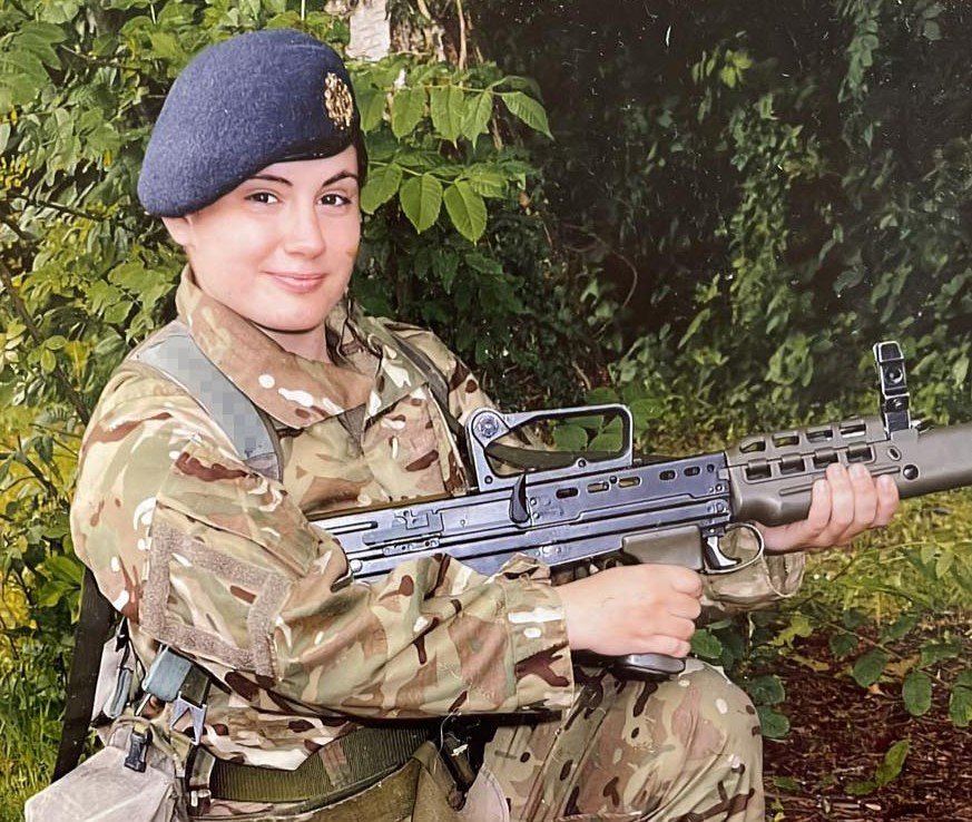 Powerlifter Peta spent years trying to get under 50kg