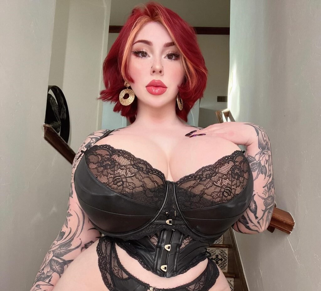 OnlyFans model Juliette Michele posing for a photo
