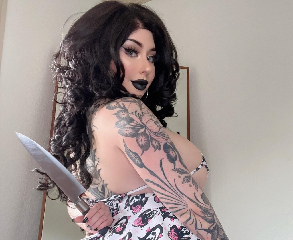 OnlyFans model Juliette Michele posing for a photo