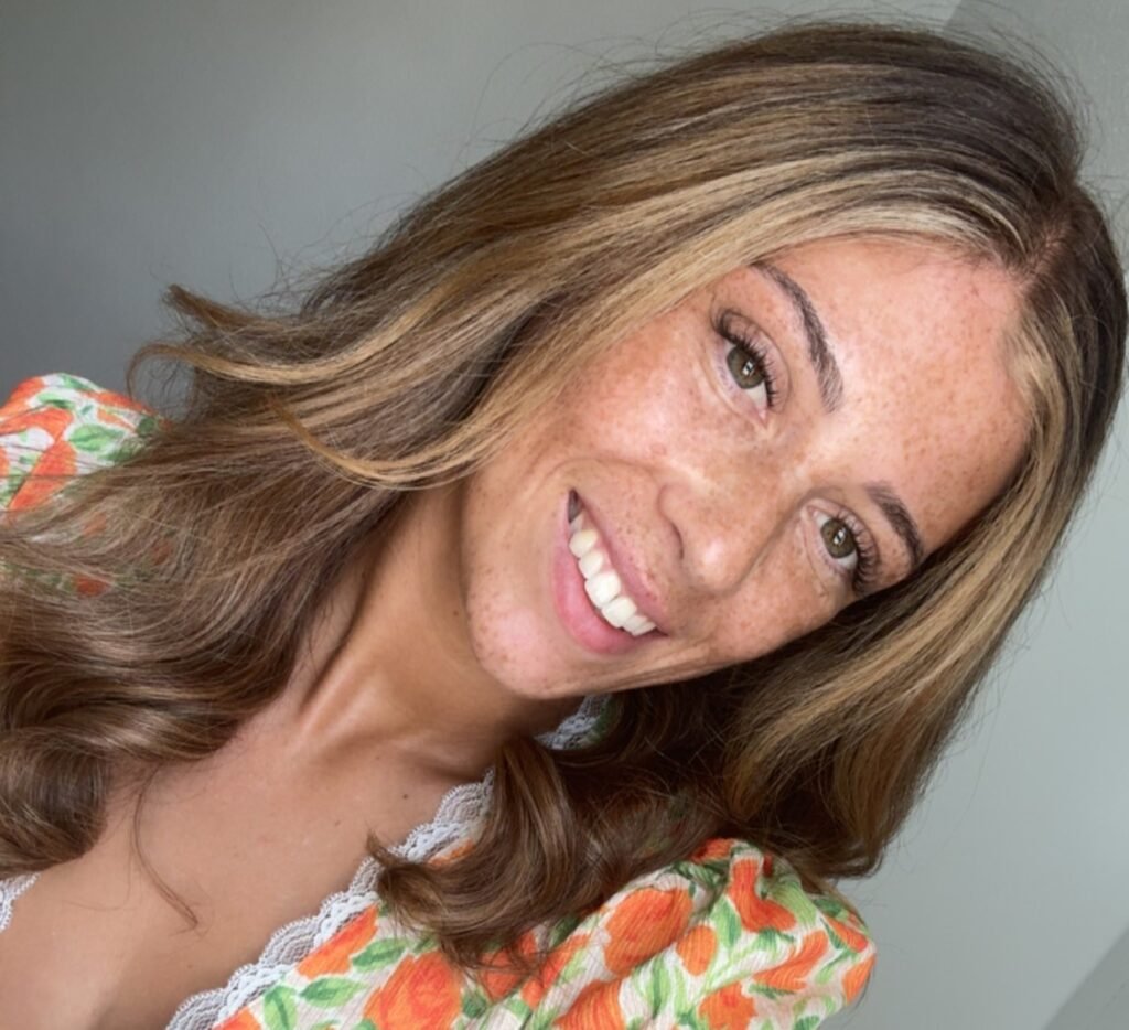 A Scottish mum filmed a mystery woman stripping towels off poolside sunbeds at 11pm in Mallorca