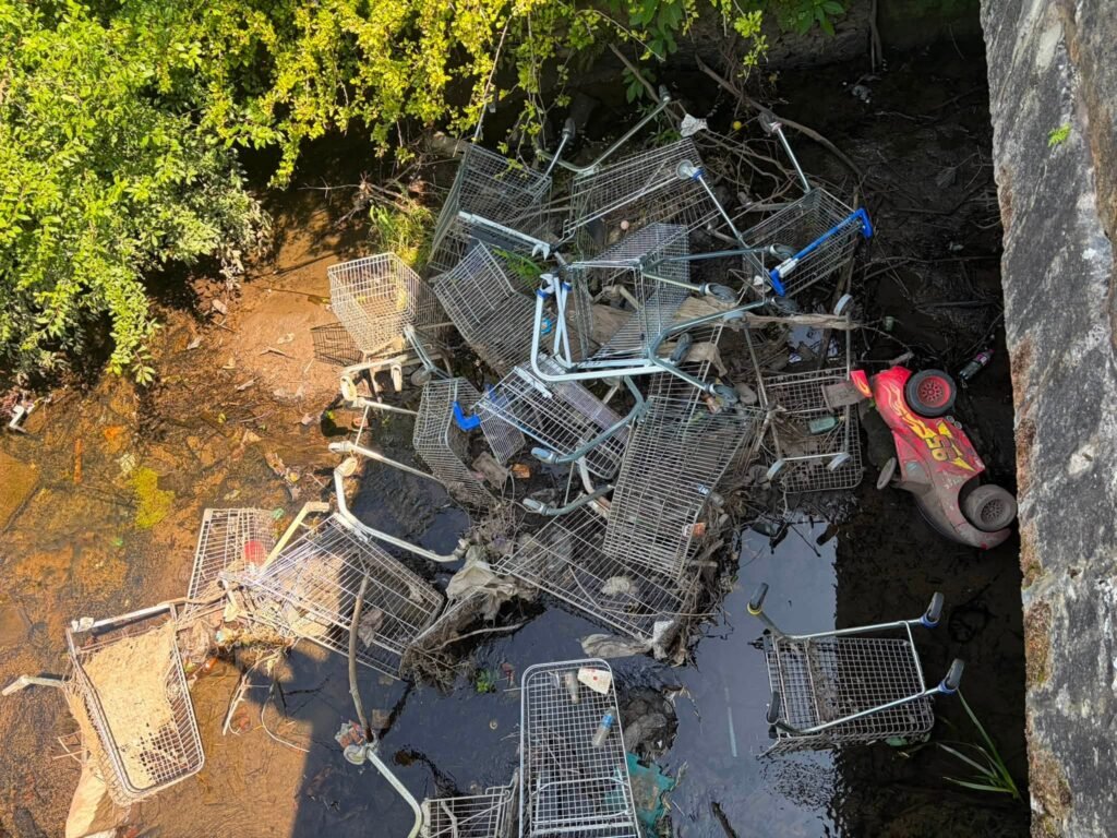Glasgow plumber Kieran McGregor has hauled 140 supermarket trolleys from the Brock Burn in 30 days