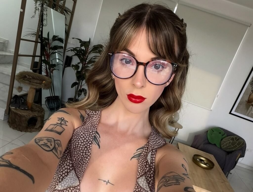 OnlyFans model Jade Vow posing for a photo