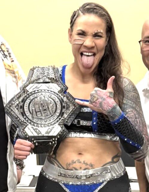 Mercedes Martinez tore her ACL weeks into her farewell tour