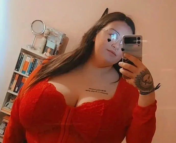 Woman with size K breasts wants them completely removed due to severe pain, £90 bras and constant unwanted attention from strangers in public.