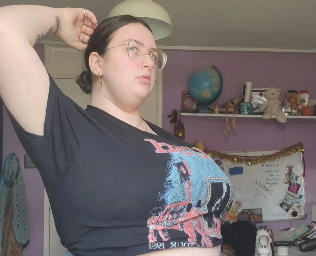 Woman with size K breasts wants them completely removed due to severe pain, £90 bras and constant unwanted attention from strangers in public.
