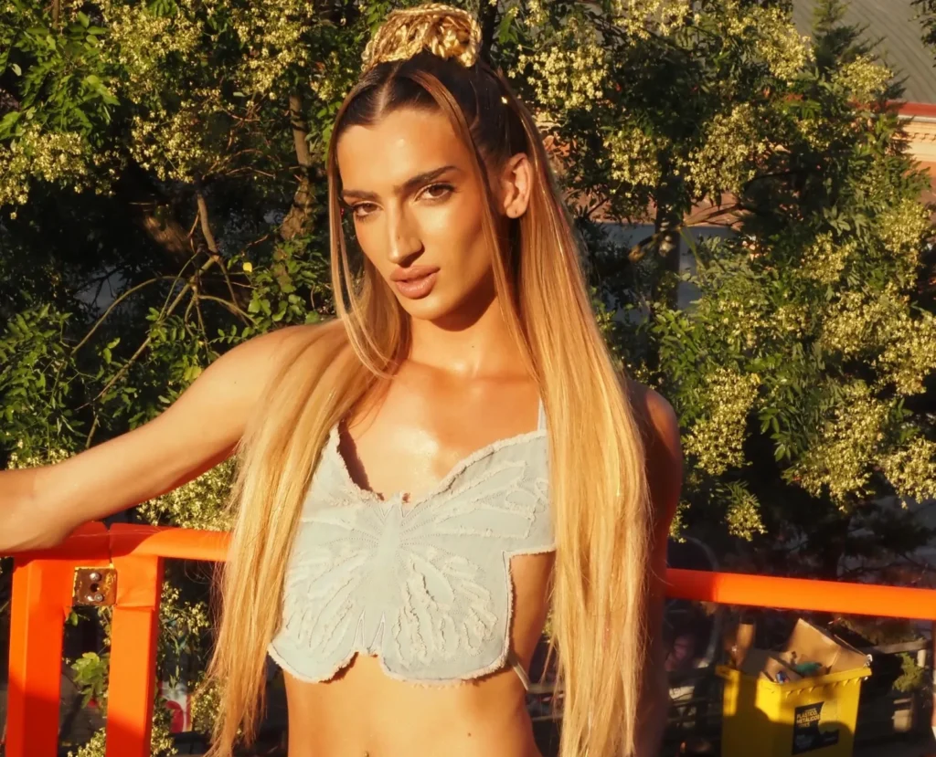 Influencer Shannis exchanged all her euros for dollars before flying to Ibiza - then discovered the Spanish island uses euros. The viral TV moment has sparked debate online.