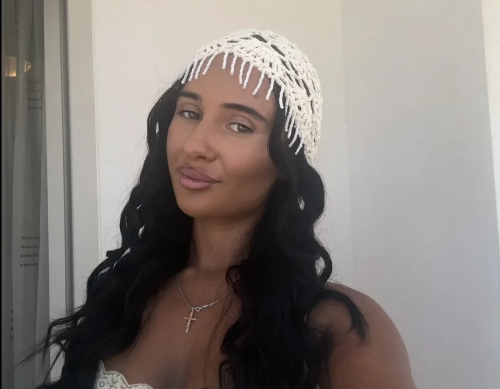 Shannon Murphy, 20, was shocked to find a cancer warning on £75 Everlast boxing gloves at Sports Direct. Her TikTok has 124,000 views, but there’s a twist.