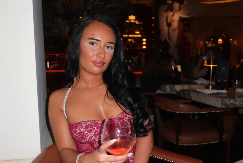 Shannon Murphy, 20, was shocked to find a cancer warning on £75 Everlast boxing gloves at Sports Direct. Her TikTok has 124,000 views, but there’s a twist.