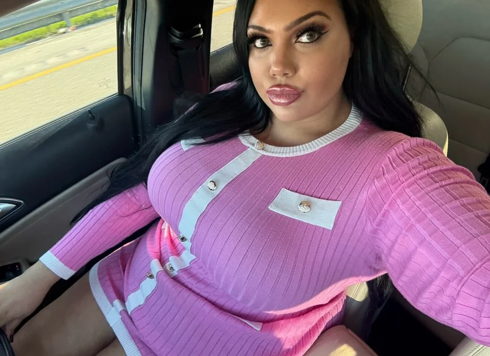 Model weighing 380lbs ate free at Heart Attack Grill in Vegas, saving thousands yearly on 3,000-calorie meals before restaurant closure in 2026.